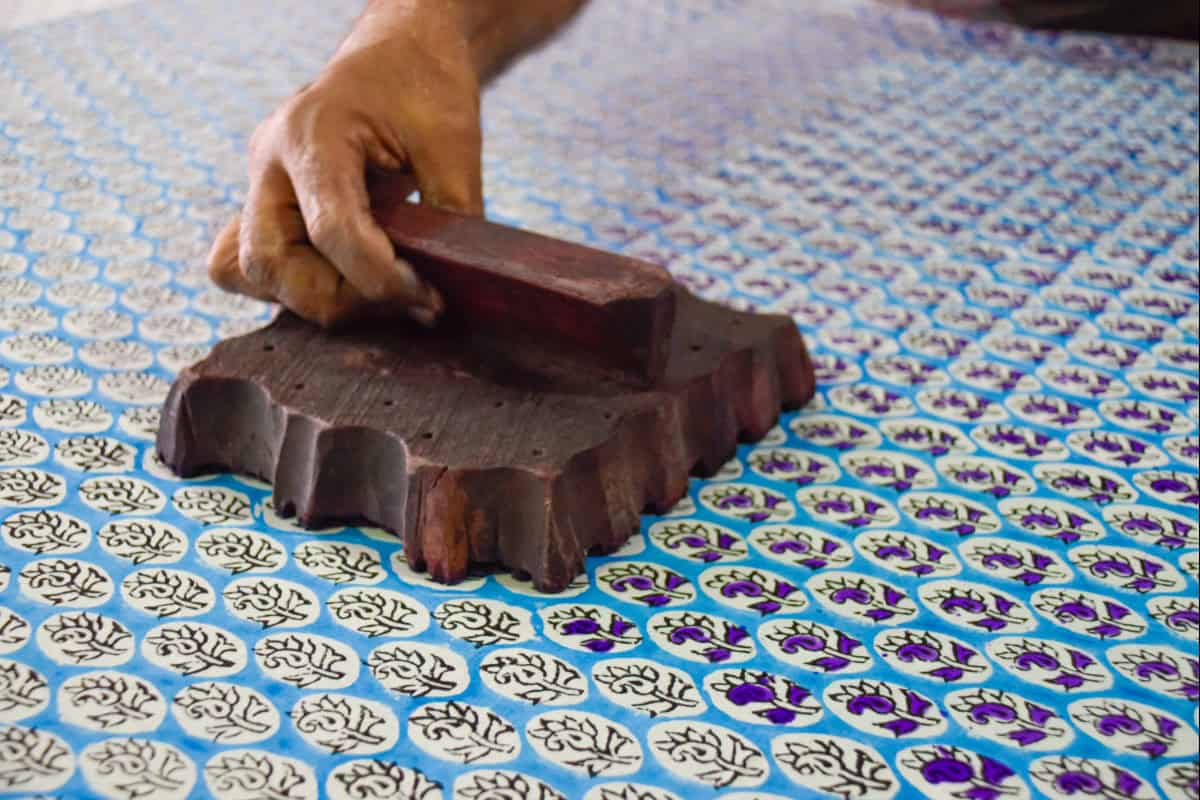 This DIY Plant Dye Art Brings Indian Textile Magic To Your Home Decor